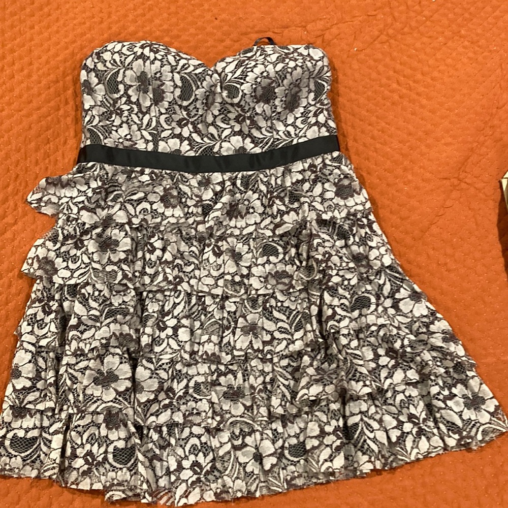 M- brown dress